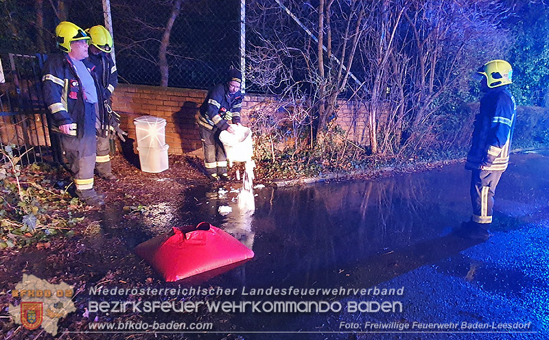 20250214_Zwei geparkte PKW in Baden in Brand geraten Foto: Stefan Wagner FF Baden-Leesdorf 20250214_Zwei geparkte PKW in Baden in Brand geraten Foto: Stefan Wagner FF Baden-Leesdorf