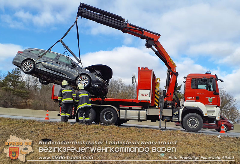 20250215_Fahrzeugbrand auf der A21 Hoehe Heiligenkreuz Noe Foto: FF Alland 20250215_Fahrzeugbrand auf der A21 Hoehe Heiligenkreuz Noe Foto: FF Alland