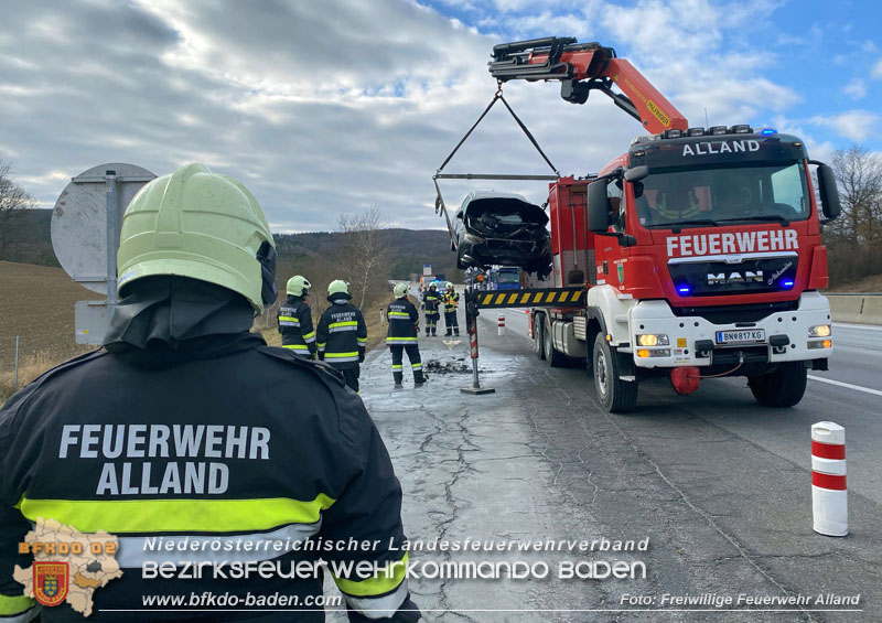 20250215_Fahrzeugbrand auf der A21 Hoehe Heiligenkreuz Noe Foto: FF Alland 20250215_Fahrzeugbrand auf der A21 Hoehe Heiligenkreuz Noe Foto: FF Alland