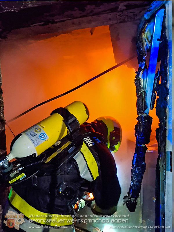 20250220 Brand eines Nebengebäudes in St.Veit a.d.Triesting   Foto: Freiwillige Feuerwehr St.Veit/Triesting
