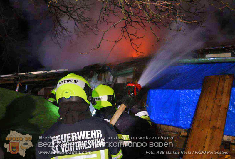20250220 Brand eines Nebengebäudes in St.Veit a.d.Triesting   Foto: ASB Markus Hackl AFKDO Pottenstein