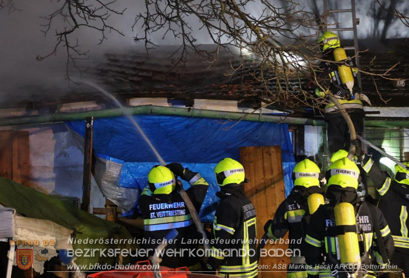 20250220 Brand eines Nebengebäudes in St.Veit a.d.Triesting   Foto: ASB Markus Hackl AFKDO Pottenstein