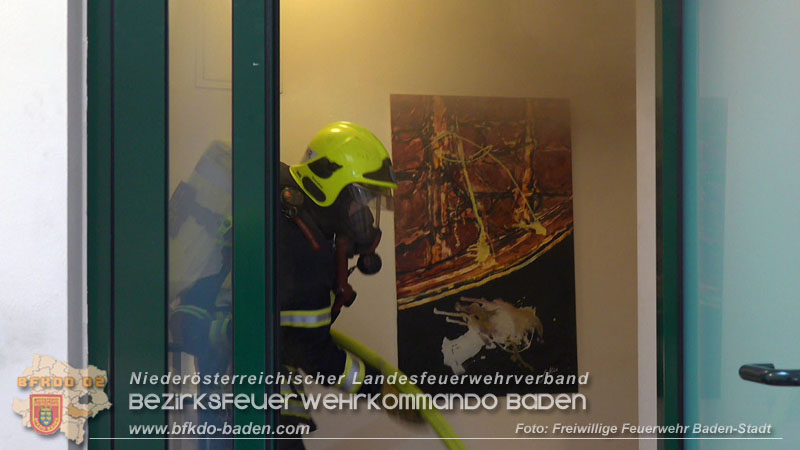 20250224_Brand in Badener Wohnhausanlage - Feuerwehr rettet bewusstlose Person    Foto: Freiwillige Feuerwehr Baden-Stadt