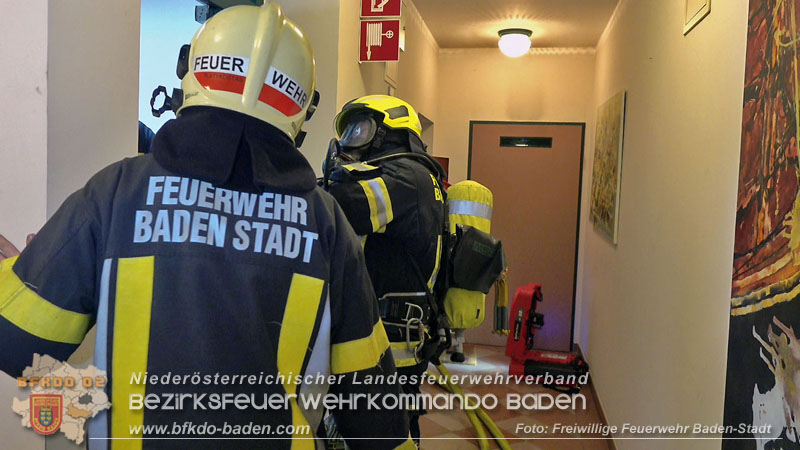 20250224_Brand in Badener Wohnhausanlage - Feuerwehr rettet bewusstlose Person    Foto: Freiwillige Feuerwehr Baden-Stadt