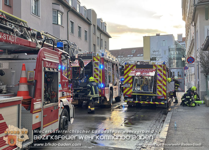 20250224_Brand in Badener Wohnhausanlage - Feuerwehr rettet bewusstlose Person    Foto: Freiwillige Feuerwehr Baden-Stadt