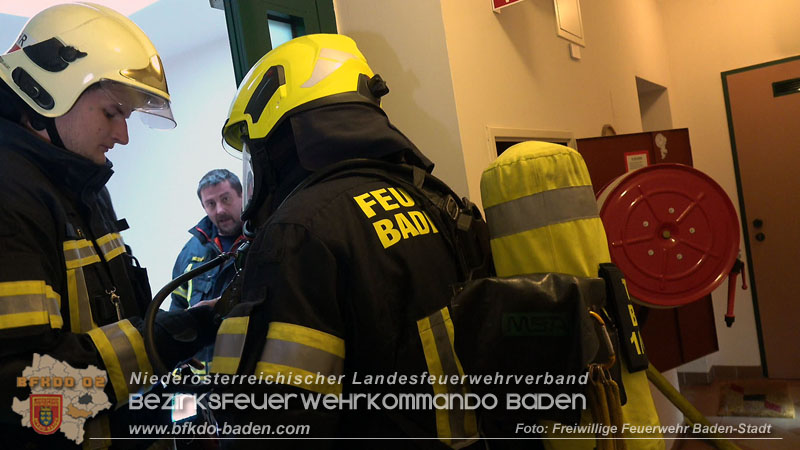 20250224_Brand in Badener Wohnhausanlage - Feuerwehr rettet bewusstlose Person    Foto: Freiwillige Feuerwehr Baden-Stadt