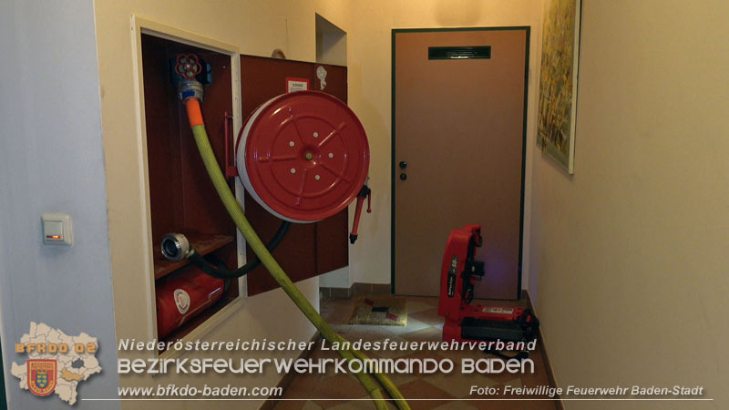 20250224_Brand in Badener Wohnhausanlage - Feuerwehr rettet bewusstlose Person    Foto: Freiwillige Feuerwehr Baden-Stadt