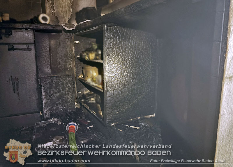 20250224_Brand in Badener Wohnhausanlage - Feuerwehr rettet bewusstlose Person    Foto: Freiwillige Feuerwehr Baden-Stadt