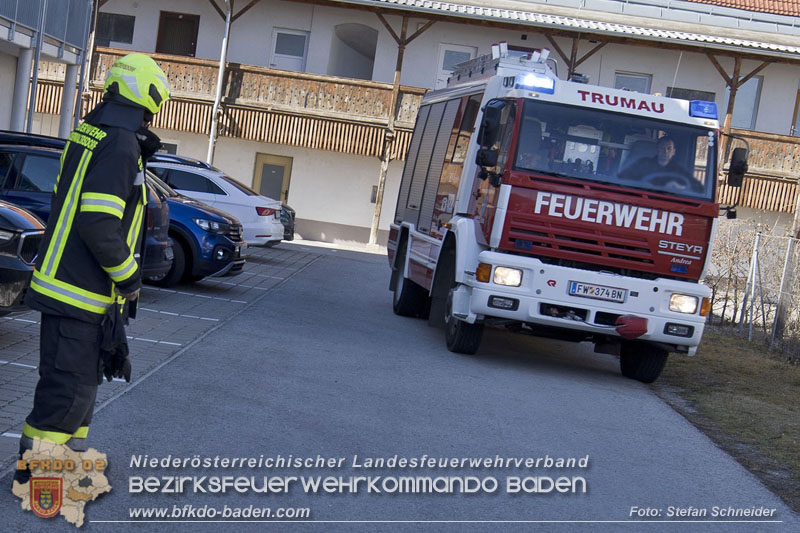 20250302_Brand auf Terrasse bei Wohnhausanlage in Oberwaltersdorf   Foto: Stefan Schneider BFKDO BADEN