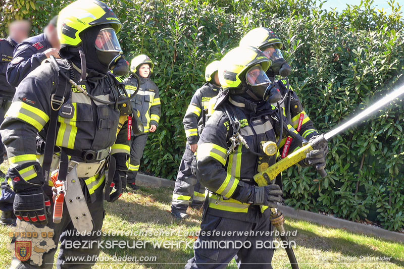 20250302_Brand auf Terrasse bei Wohnhausanlage in Oberwaltersdorf   Foto: Stefan Schneider BFKDO BADEN