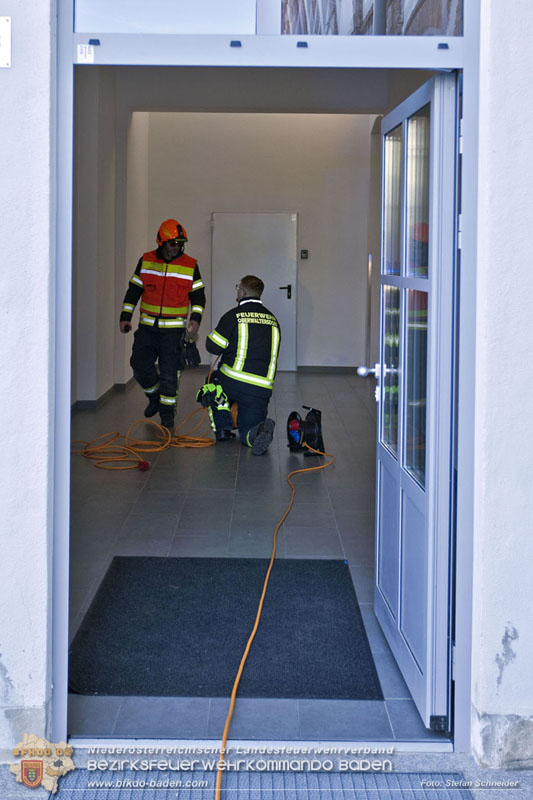 20250302_Brand auf Terrasse bei Wohnhausanlage in Oberwaltersdorf Foto: Stefan Schneider BFKDO BADEN