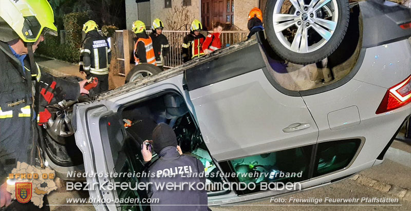 20250303_Fahrzeugüberschlag mit Menschenrettung im Wohngebiet von Pfaffstätten Foto: Freiwillige Feuerwehr Pfaffstätten 20250303_Fahrzeugüberschlag mit Menschenrettung im Wohngebiet von Pfaffstätten Foto: Freiwillige Feuerwehr Pfaffstätten
