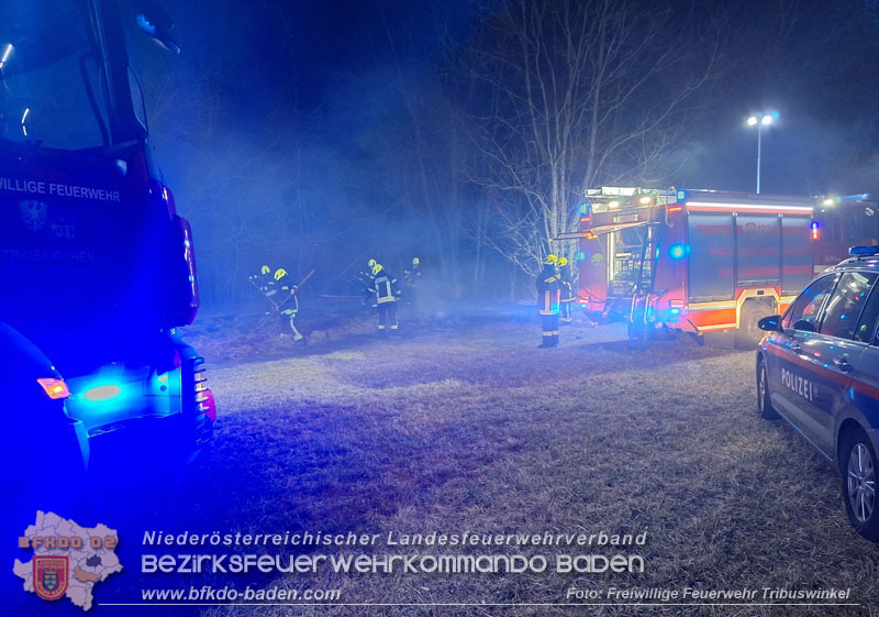 20250307_Brennender Grünschnitthaufen im Schlosspark Tribuswinkel Foto: Freiwillige Feuerwehr Tribuswinkel 20250307_Brennender Grünschnitthaufen im Schlosspark Tribuswinkel Foto: Freiwillige Feuerwehr Tribuswinkel