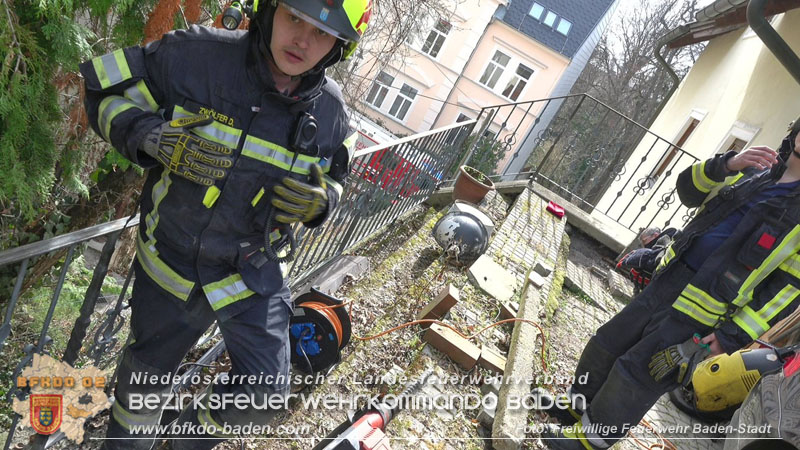 20250310_Feuerwehr befreit Stubentiger Odin" aus unterirdischem Hohlraum in Baden!   Foto: Stefan Schneider FF Baden-Stadt