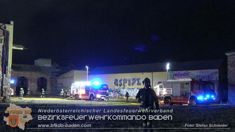 20250310_Dachstuhlbrand in alter Bleiwarenfabrik Gumpoldskirchen auch 3 Feuerwehren aus dem Bezirk BADEN im Löscheinsatz Foto: Stefan Schneider BFKDO BADEN 20250310_Dachstuhlbrand in alter Bleiwarenfabrik Gumpoldskirchen auch 3 Feuerwehren aus dem Bezirk BADEN im Löscheinsatz Foto: Stefan Schneider BFKDO BADEN