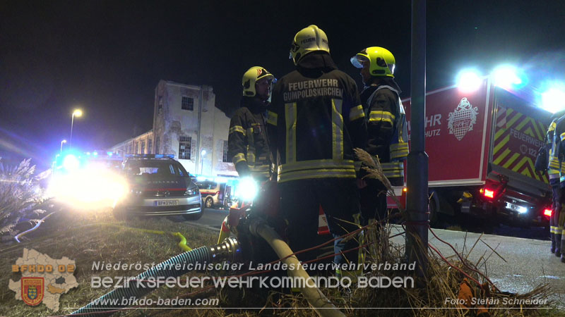 20250310_Dachstuhlbrand in alter Bleiwarenfabrik Gumpoldskirchen auch 3 Feuerwehren aus dem Bezirk BADEN im Löscheinsatz Foto: Stefan Schneider BFKDO BADEN 20250310_Dachstuhlbrand in alter Bleiwarenfabrik Gumpoldskirchen auch 3 Feuerwehren aus dem Bezirk BADEN im Löscheinsatz Foto: Stefan Schneider BFKDO BADEN