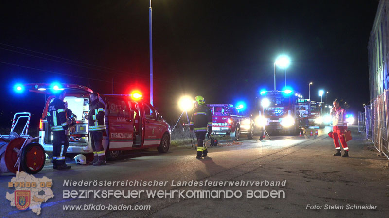 20250310_Dachstuhlbrand in alter Bleiwarenfabrik Gumpoldskirchen auch 3 Feuerwehren aus dem Bezirk BADEN im Löscheinsatz Foto: Stefan Schneider BFKDO BADEN 20250310_Dachstuhlbrand in alter Bleiwarenfabrik Gumpoldskirchen auch 3 Feuerwehren aus dem Bezirk BADEN im Löscheinsatz Foto: Stefan Schneider BFKDO BADEN