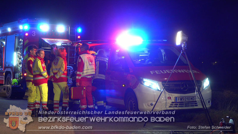 20250310_Dachstuhlbrand in alter Bleiwarenfabrik Gumpoldskirchen auch 3 Feuerwehren aus dem Bezirk BADEN im Löscheinsatz Foto: Stefan Schneider BFKDO BADEN 20250310_Dachstuhlbrand in alter Bleiwarenfabrik Gumpoldskirchen auch 3 Feuerwehren aus dem Bezirk BADEN im Löscheinsatz Foto: Stefan Schneider BFKDO BADEN