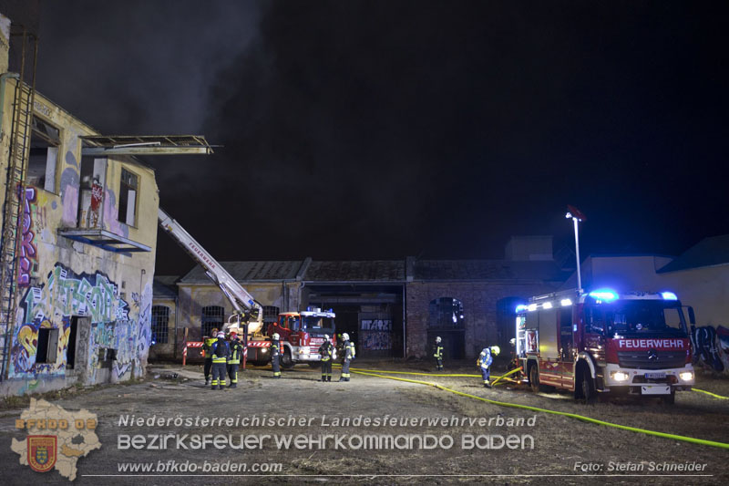 20250310_Dachstuhlbrand in alter Bleiwarenfabrik Gumpoldskirchen auch 3 Feuerwehren aus dem Bezirk BADEN im Löscheinsatz Foto: Stefan Schneider BFKDO BADEN 20250310_Dachstuhlbrand in alter Bleiwarenfabrik Gumpoldskirchen auch 3 Feuerwehren aus dem Bezirk BADEN im Löscheinsatz Foto: Stefan Schneider BFKDO BADEN