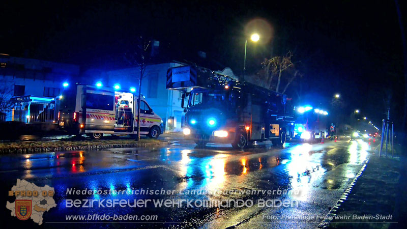 20250313_Notöffnung - Tür in Baden mit dem Zusatztext Kleinkind in Wohnung, Herd eingeschalten"   Foto: Freiwillige Feuerwehr Baden-Stadt / Stefan Schneider