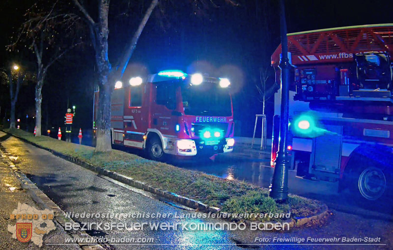 20250313_Notöffnung - Tür in Baden mit dem Zusatztext Kleinkind in Wohnung, Herd eingeschalten"   Foto: Freiwillige Feuerwehr Baden-Stadt / Stefan Schneider