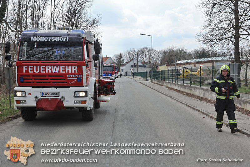 20250325_Medizinischer Notfall eines LKW Lenkers in Traiskirchen Möllersdorf   Foto: Stefan Schneider BFKDO BADEN