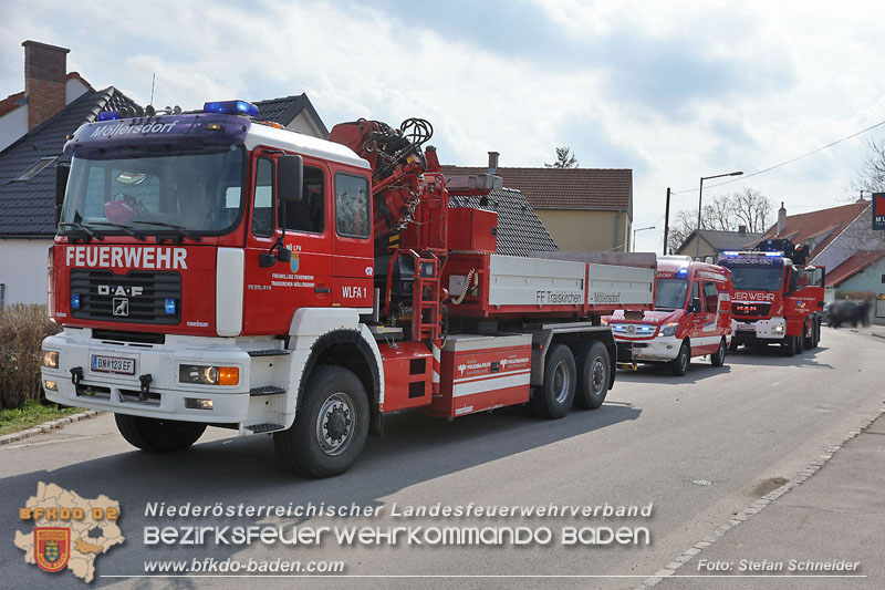 20250325_Medizinischer Notfall eines LKW Lenkers in Traiskirchen Möllersdorf   Foto: Stefan Schneider BFKDO BADEN