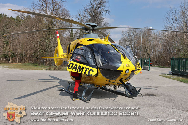 20250325_Medizinischer Notfall eines LKW Lenkers in Traiskirchen Möllersdorf   Foto: Stefan Schneider BFKDO BADEN
