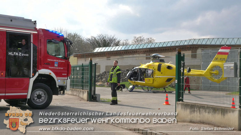 20250325_Medizinischer Notfall eines LKW Lenkers in Traiskirchen Möllersdorf Foto: Stefan Schneider BFKDO BADEN 20250325_Medizinischer Notfall eines LKW Lenkers in Traiskirchen Möllersdorf Foto: Stefan Schneider BFKDO BADEN