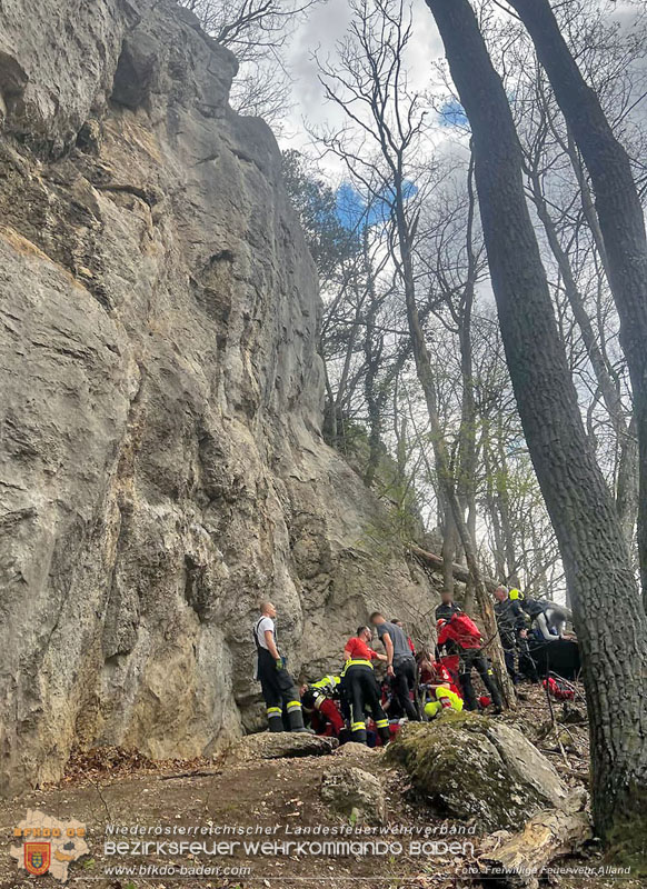 20250405_Kletterunfall im Helenental bei Sattelbach Gemeinde Heiligenkreuz Foto: Freiwillige Feuerwehr Alland 20250405_Kletterunfall im Helenental bei Sattelbach Gemeinde Heiligenkreuz Foto: Freiwillige Feuerwehr Alland