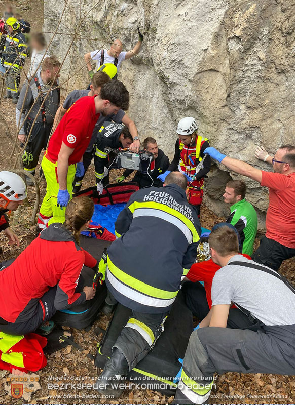 20250405_Kletterunfall im Helenental bei Sattelbach Gemeinde Heiligenkreuz Foto: Freiwillige Feuerwehr Alland 20250405_Kletterunfall im Helenental bei Sattelbach Gemeinde Heiligenkreuz Foto: Freiwillige Feuerwehr Alland