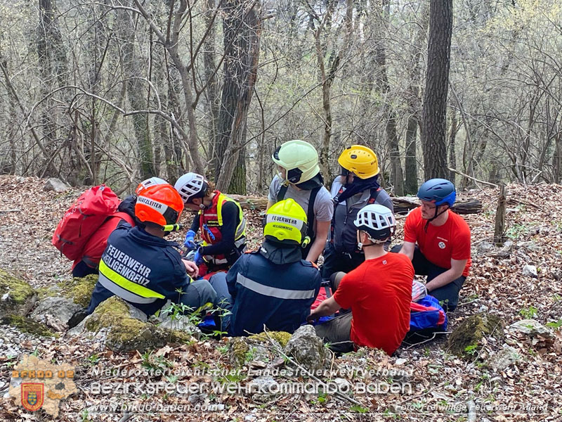 20250405_Kletterunfall im Helenental bei Sattelbach Gemeinde Heiligenkreuz Foto: Freiwillige Feuerwehr Alland 20250405_Kletterunfall im Helenental bei Sattelbach Gemeinde Heiligenkreuz Foto: Freiwillige Feuerwehr Alland