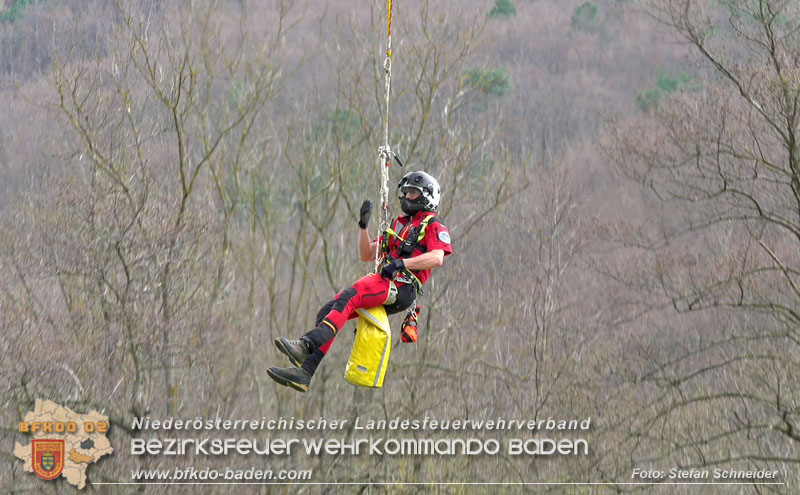 20250405_Kletterunfall im Helenental bei Sattelbach Gemeinde Heiligenkreuz Foto: Stefan Schneider BFKDO BADEN 20250405_Kletterunfall im Helenental bei Sattelbach Gemeinde Heiligenkreuz Foto: Stefan Schneider BFKDO BADEN