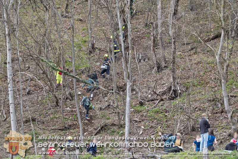 20250405_Kletterunfall im Helenental bei Sattelbach Gemeinde Heiligenkreuz Foto: Stefan Schneider BFKDO BADEN 20250405_Kletterunfall im Helenental bei Sattelbach Gemeinde Heiligenkreuz Foto: Stefan Schneider BFKDO BADEN