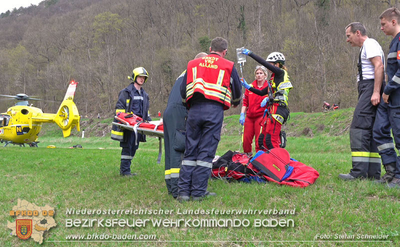 20250405_Kletterunfall im Helenental bei Sattelbach Gemeinde Heiligenkreuz Foto: Stefan Schneider BFKDO BADEN 20250405_Kletterunfall im Helenental bei Sattelbach Gemeinde Heiligenkreuz Foto: Stefan Schneider BFKDO BADEN