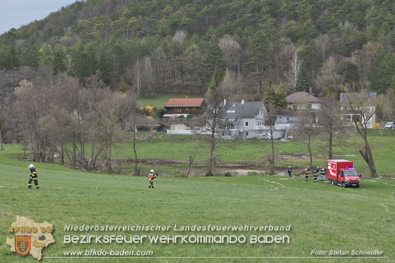 20250405_Brand auf dem Areal eines Pferdehofs in Maria Raisenmarkt Gemeinde Alland Foto: Stefan Schneider BFKDO BADEN 20250405_Brand auf dem Areal eines Pferdehofs in Maria Raisenmarkt Gemeinde Alland Foto: Stefan Schneider BFKDO BADEN