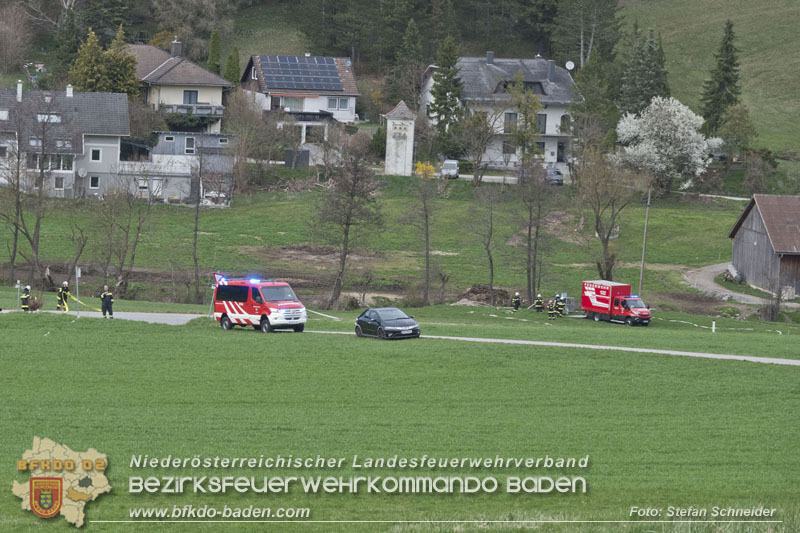 20250405_Brand auf dem Areal eines Pferdehofs in Maria Raisenmarkt Gemeinde Alland Foto: Stefan Schneider BFKDO BADEN 20250405_Brand auf dem Areal eines Pferdehofs in Maria Raisenmarkt Gemeinde Alland Foto: Stefan Schneider BFKDO BADEN