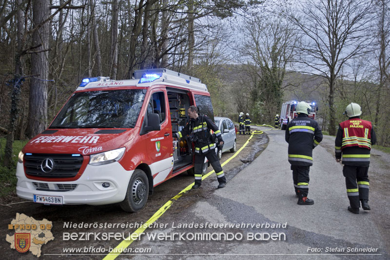 20250405_Brand auf dem Areal eines Pferdehofs in Maria Raisenmarkt Gemeinde Alland Foto: Stefan Schneider BFKDO BADEN 20250405_Brand auf dem Areal eines Pferdehofs in Maria Raisenmarkt Gemeinde Alland Foto: Stefan Schneider BFKDO BADEN