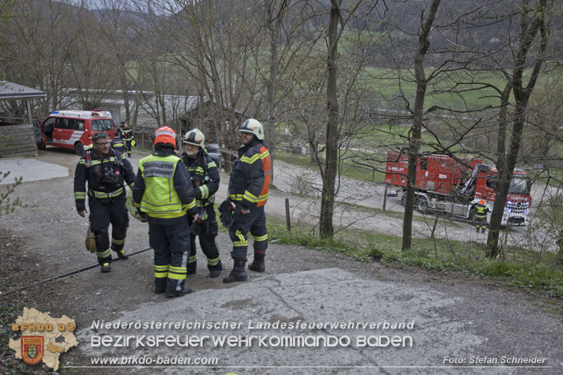 20250405_Brand auf dem Areal eines Pferdehofs in Maria Raisenmarkt Gemeinde Alland Foto: Stefan Schneider BFKDO BADEN 20250405_Brand auf dem Areal eines Pferdehofs in Maria Raisenmarkt Gemeinde Alland Foto: Stefan Schneider BFKDO BADEN
