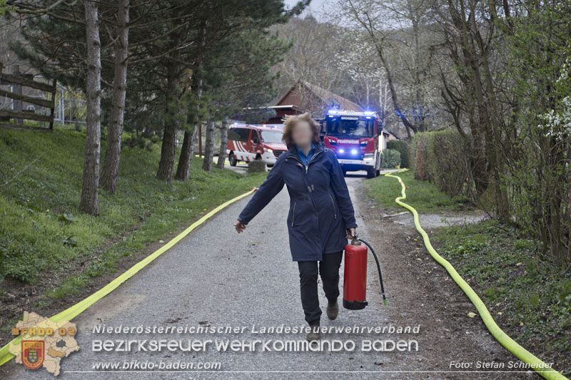 20250405_Brand auf dem Areal eines Pferdehofs in Maria Raisenmarkt Gemeinde Alland Foto: Stefan Schneider BFKDO BADEN 20250405_Brand auf dem Areal eines Pferdehofs in Maria Raisenmarkt Gemeinde Alland Foto: Stefan Schneider BFKDO BADEN