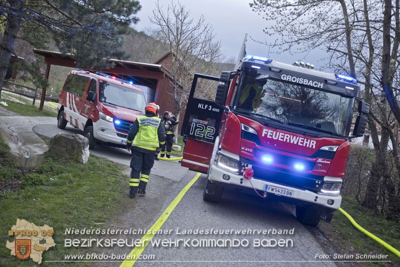 20250405_Brand auf dem Areal eines Pferdehofs in Maria Raisenmarkt Gemeinde Alland Foto: Stefan Schneider BFKDO BADEN 20250405_Brand auf dem Areal eines Pferdehofs in Maria Raisenmarkt Gemeinde Alland Foto: Stefan Schneider BFKDO BADEN