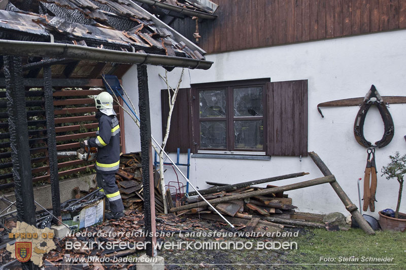 20250405_Brand auf dem Areal eines Pferdehofs in Maria Raisenmarkt Gemeinde Alland Foto: Stefan Schneider BFKDO BADEN 20250405_Brand auf dem Areal eines Pferdehofs in Maria Raisenmarkt Gemeinde Alland Foto: Stefan Schneider BFKDO BADEN