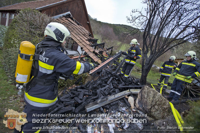 20250405_Brand auf dem Areal eines Pferdehofs in Maria Raisenmarkt Gemeinde Alland Foto: Stefan Schneider BFKDO BADEN 20250405_Brand auf dem Areal eines Pferdehofs in Maria Raisenmarkt Gemeinde Alland Foto: Stefan Schneider BFKDO BADEN