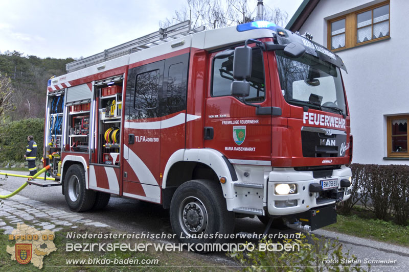20250405_Brand auf dem Areal eines Pferdehofs in Maria Raisenmarkt Gemeinde Alland Foto: Stefan Schneider BFKDO BADEN 20250405_Brand auf dem Areal eines Pferdehofs in Maria Raisenmarkt Gemeinde Alland Foto: Stefan Schneider BFKDO BADEN