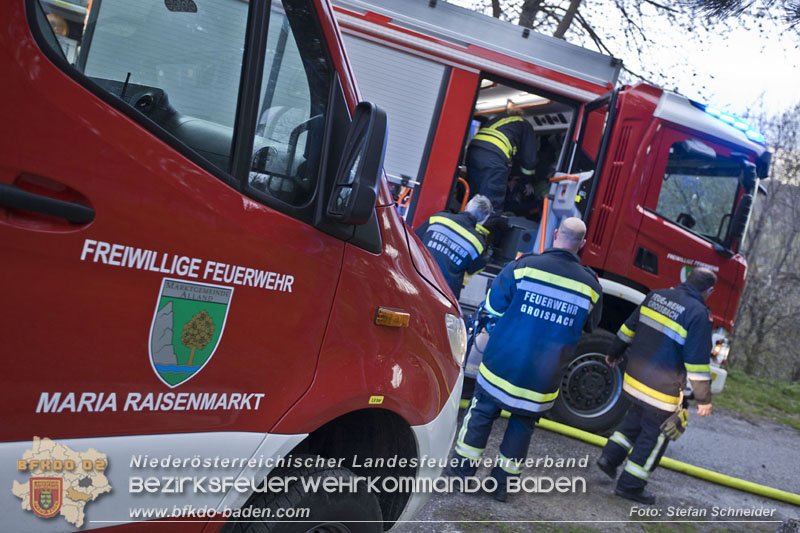 20250405_Brand auf dem Areal eines Pferdehofs in Maria Raisenmarkt Gemeinde Alland Foto: Stefan Schneider BFKDO BADEN 20250405_Brand auf dem Areal eines Pferdehofs in Maria Raisenmarkt Gemeinde Alland Foto: Stefan Schneider BFKDO BADEN
