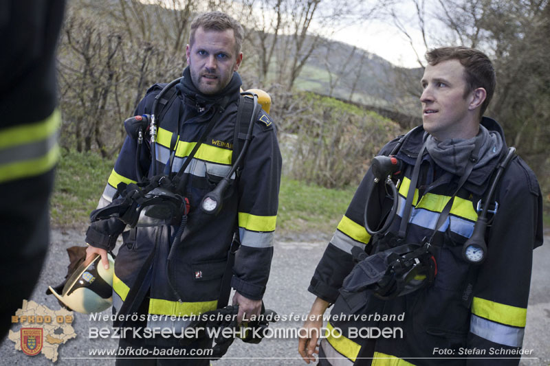 20250405_Brand auf dem Areal eines Pferdehofs in Maria Raisenmarkt Gemeinde Alland Foto: Stefan Schneider BFKDO BADEN 20250405_Brand auf dem Areal eines Pferdehofs in Maria Raisenmarkt Gemeinde Alland Foto: Stefan Schneider BFKDO BADEN