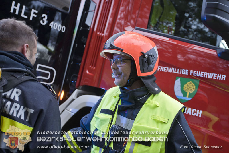 20250405_Brand auf dem Areal eines Pferdehofs in Maria Raisenmarkt Gemeinde Alland Foto: Stefan Schneider BFKDO BADEN 20250405_Brand auf dem Areal eines Pferdehofs in Maria Raisenmarkt Gemeinde Alland Foto: Stefan Schneider BFKDO BADEN