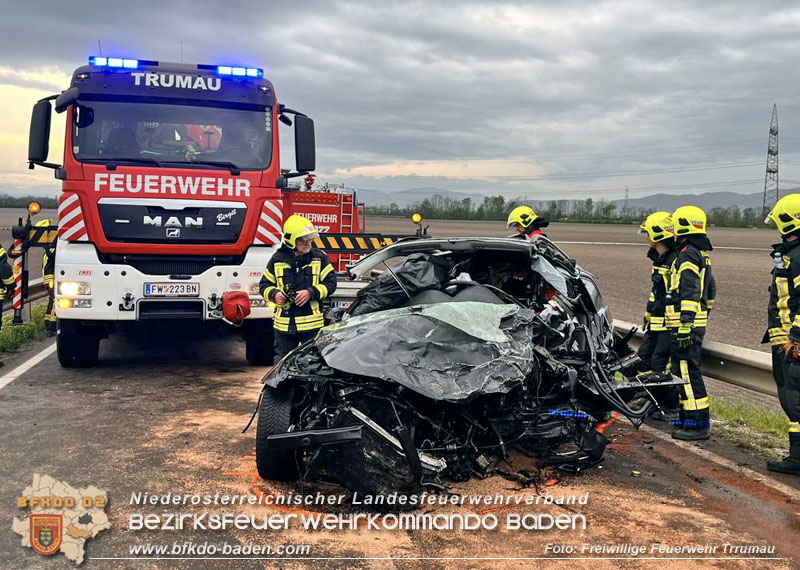 20250417_Frontalzusammenstoß zwei Fahrzeuge auf der L156 zwischen Trumau und Moosbrunn   Foto: Freiwillige Feuerwehr Trumau