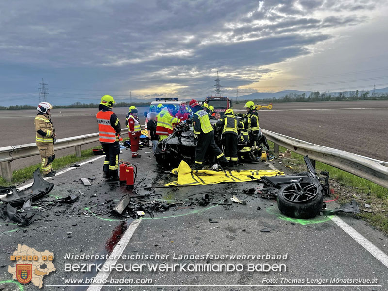 20250417_Frontalzusammenstoß zwei Fahrzeuge auf der L156 zwischen Trumau und Moosbrunn   Foto: Thomas Lenger Monatsrevue.at