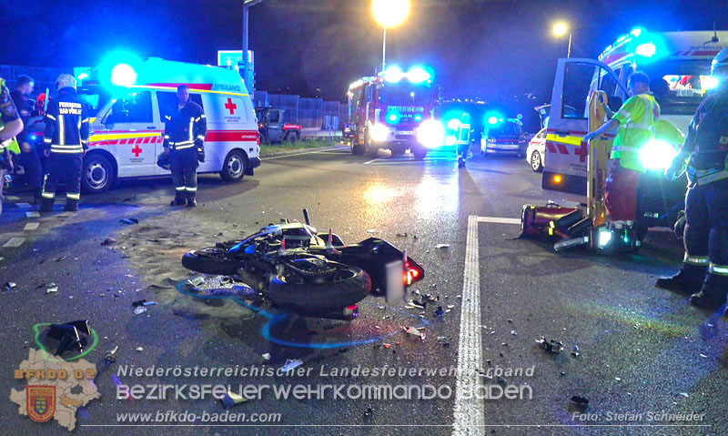 20250421_Zwei Schwerverletzte am Autobahnzubringer Bad Vöslau   Foto: Stefan Schneider BFKDO BADEN